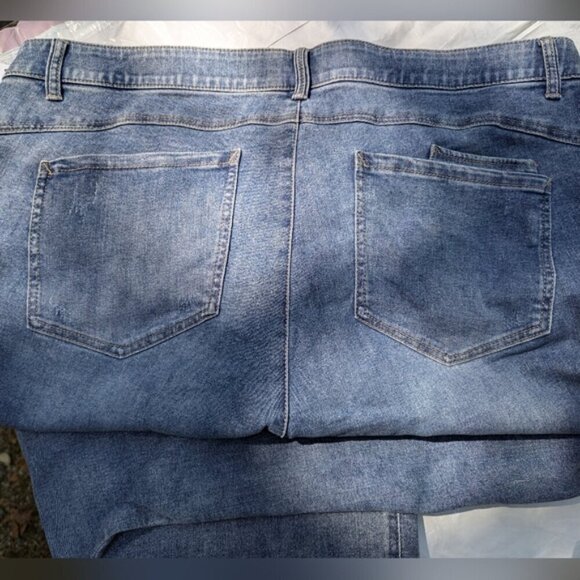 Democracy Women’s Size 22W High Rise Round up Best boyfriend Fit Jeans NWT - Picture 9 of 13